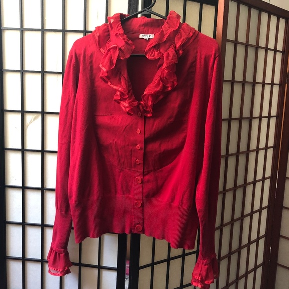 Red knit top with elegant collar - Picture 1 of 4